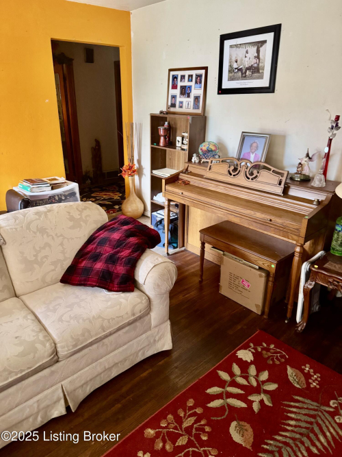Listing Image 3