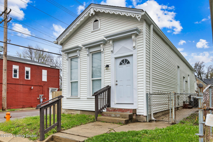 Listing Image 4