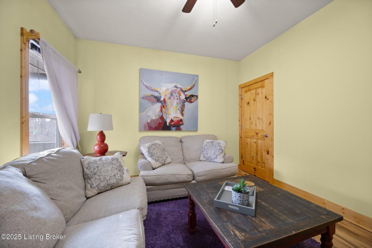 Listing Image 12