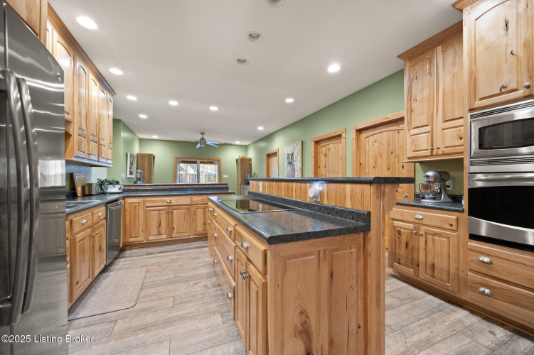 Listing Image 13