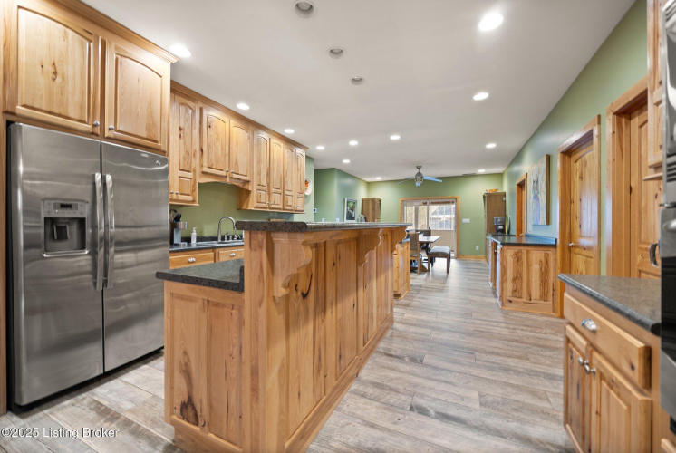 Listing Image 14