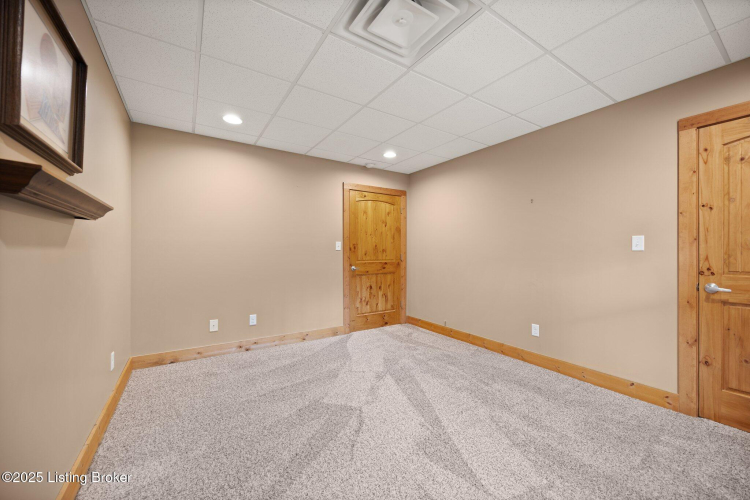 Listing Image 30