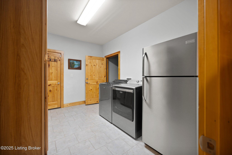 Listing Image 33
