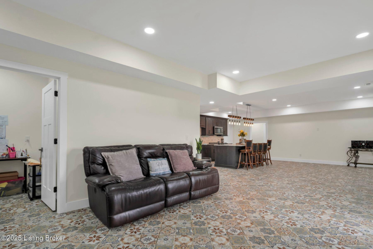 Listing Image 58