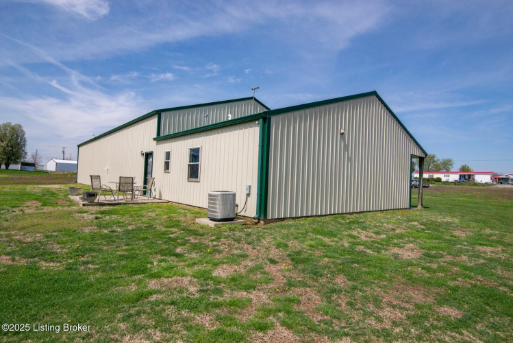 Listing Image 37