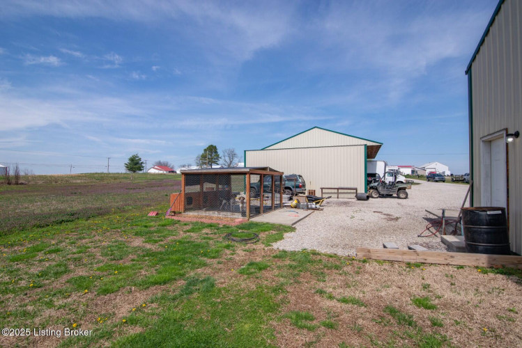 Listing Image 40