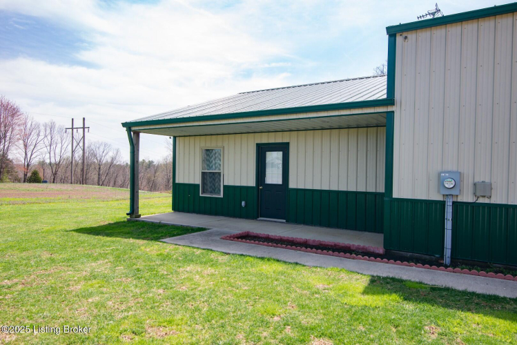 Listing Image 6