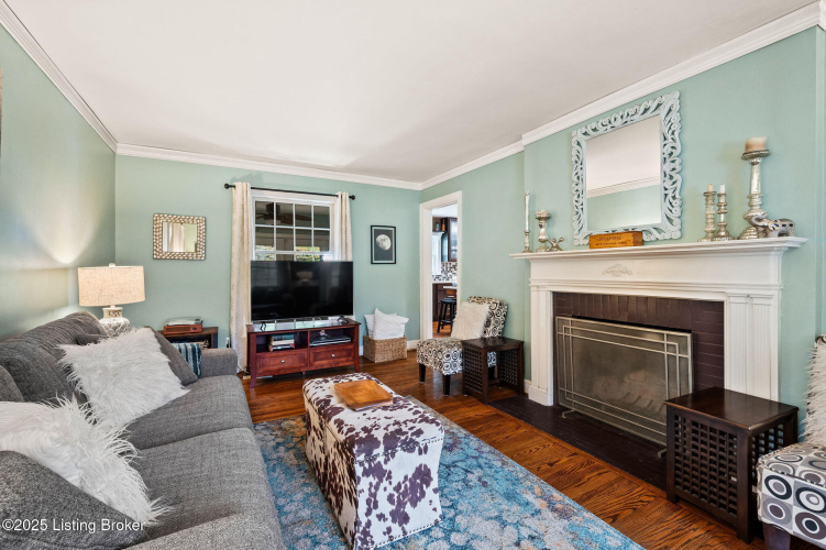 Listing Image 7