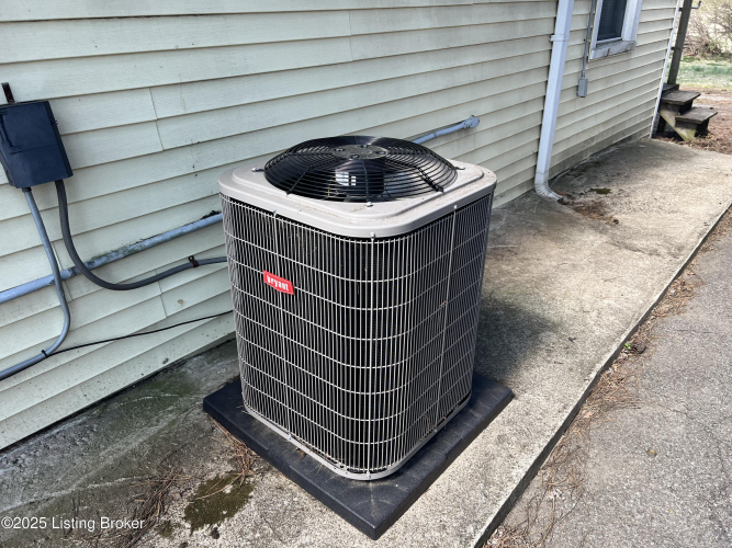 Listing Image 11
