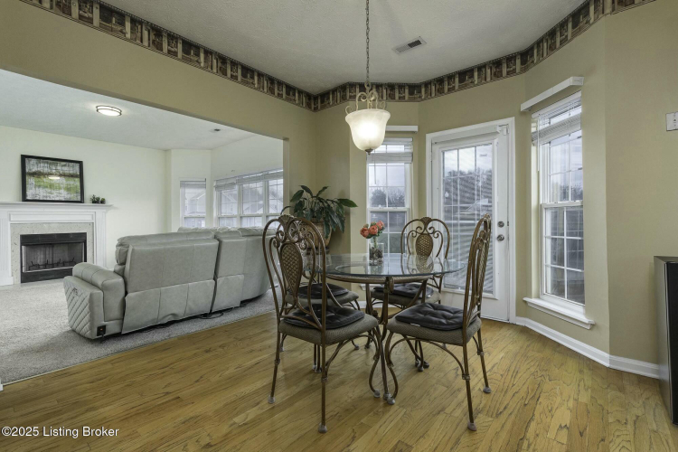 Listing Image 14