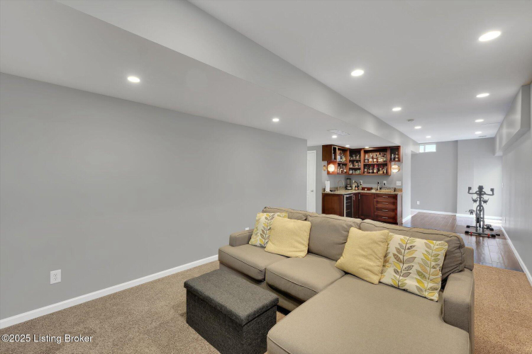 Listing Image 54