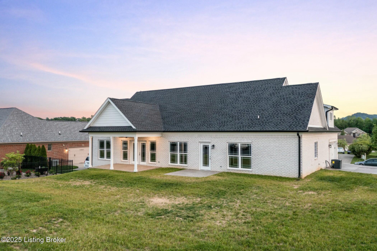 Listing Image 12