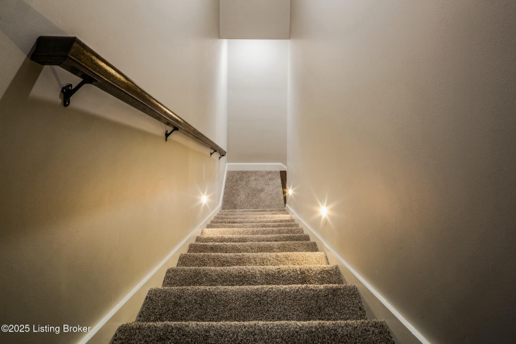 Listing Image 82