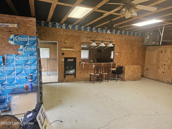Listing Image 44