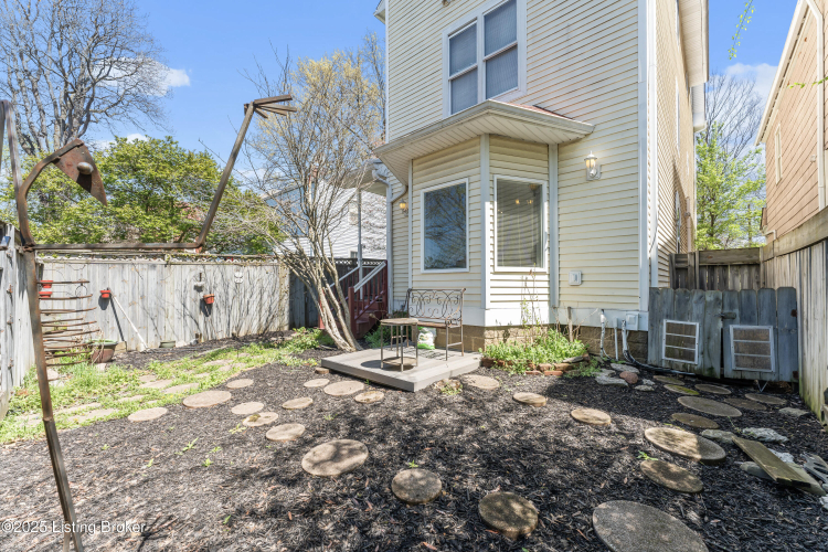 Listing Image 33