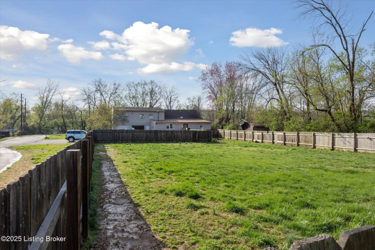 Listing Image 14