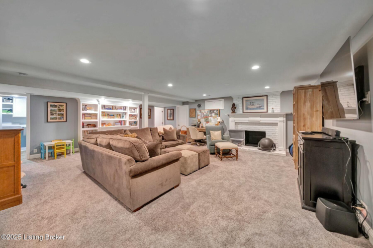 Listing Image 52