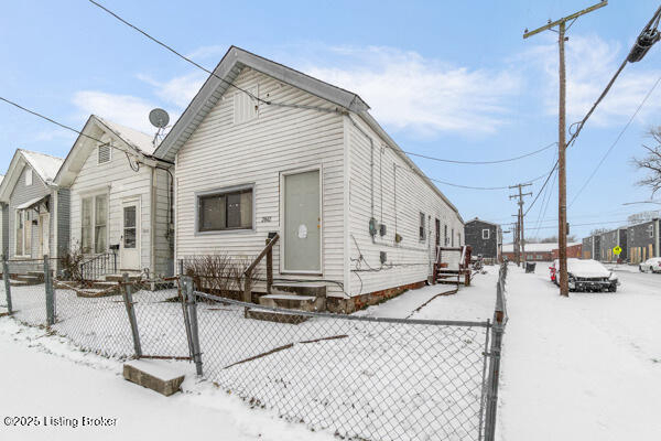 Listing Image 3