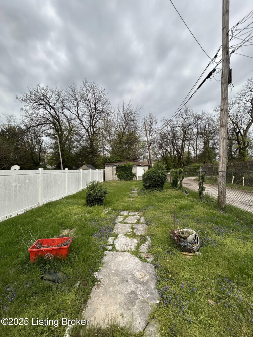 Listing Image 11
