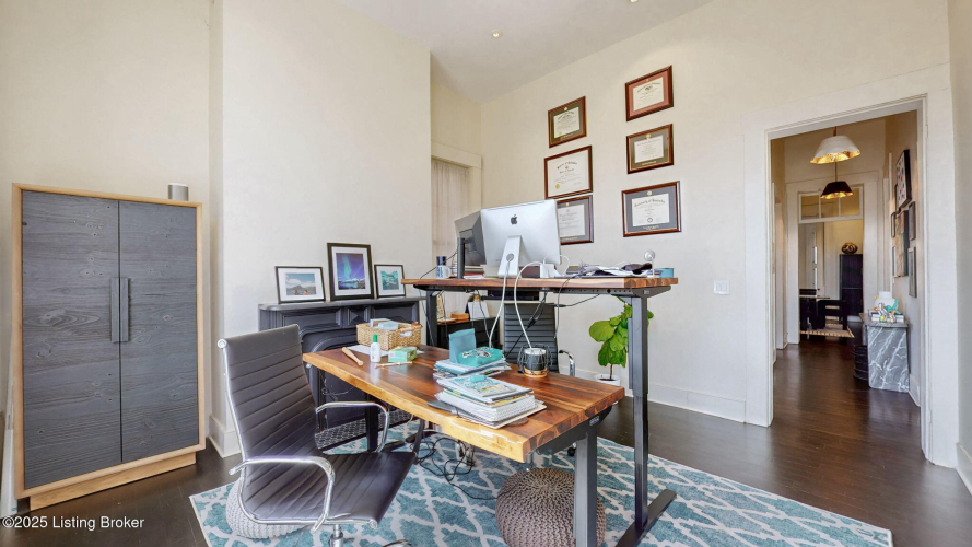 Listing Image 12