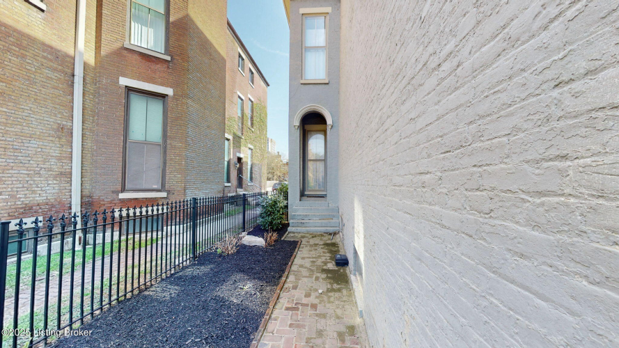 Listing Image 54