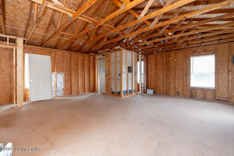 Listing Image 29