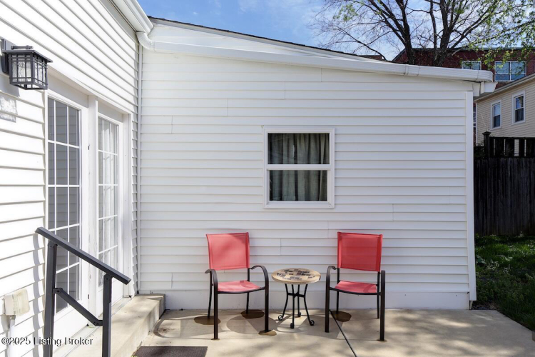 Listing Image 15