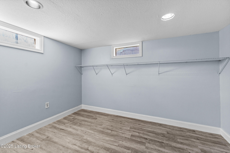 Listing Image 39