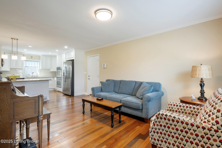 Listing Image 16