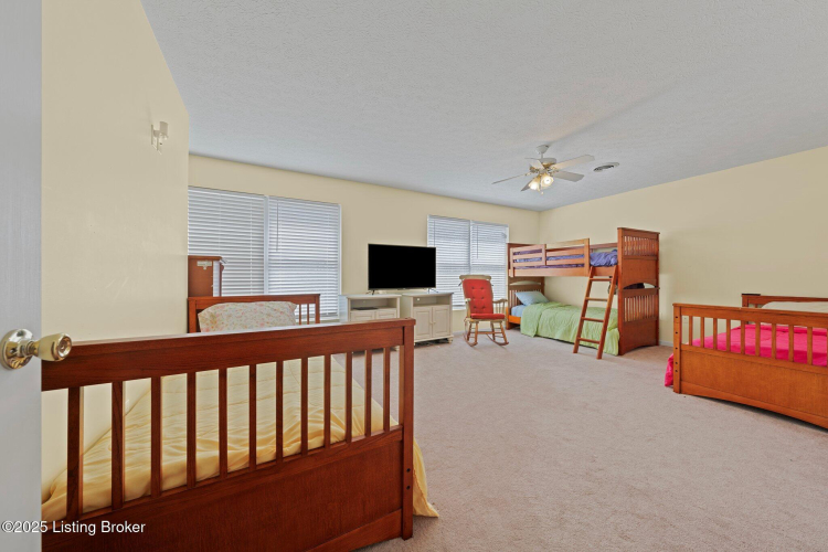 Listing Image 24