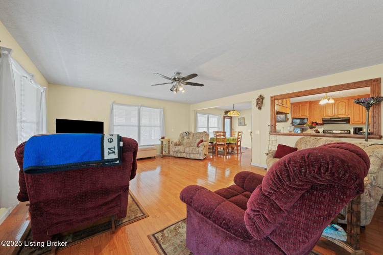 Listing Image 29