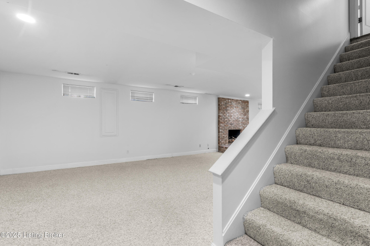 Listing Image 59