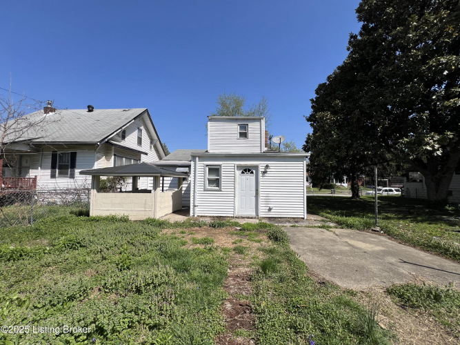 Listing Image 4
