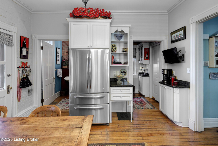 Listing Image 19