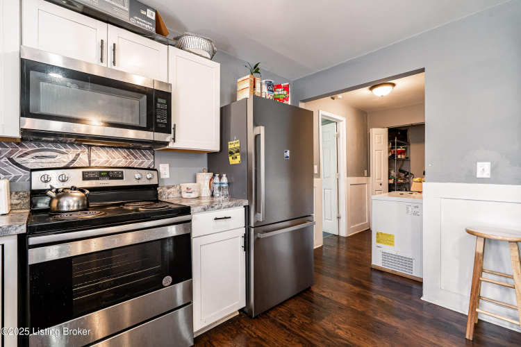 Listing Image 12