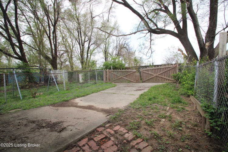 Listing Image 16