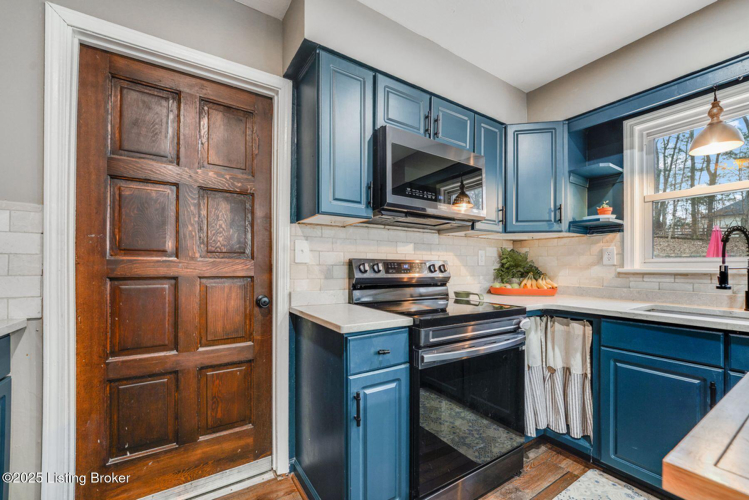 Listing Image 12