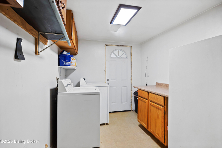 Listing Image 24