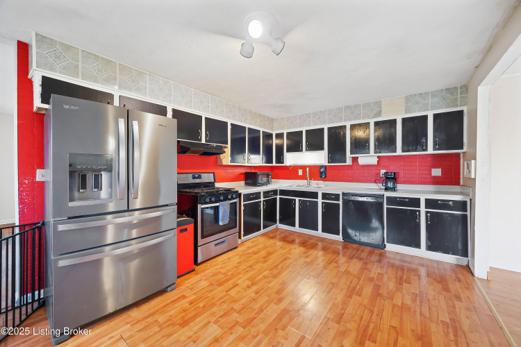 Listing Image 9