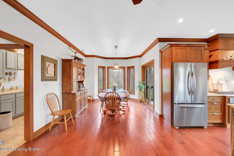 Listing Image 13