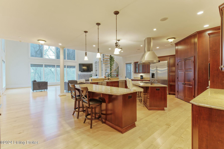 Listing Image 19
