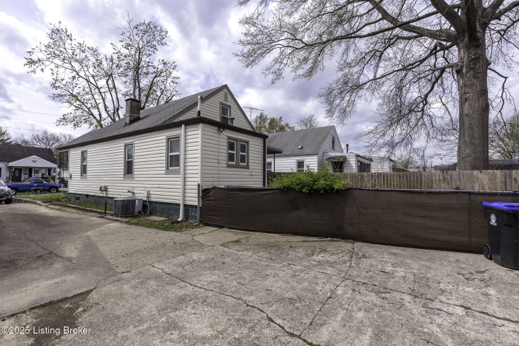 Listing Image 24