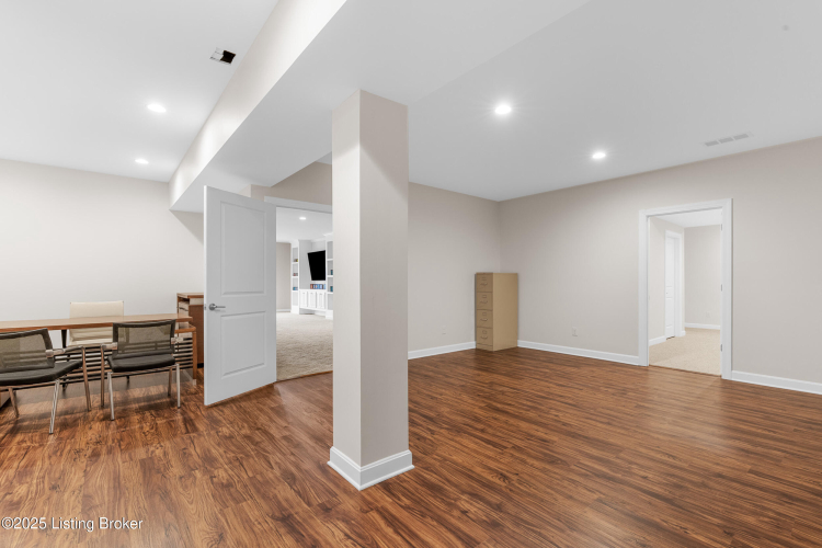 Listing Image 54