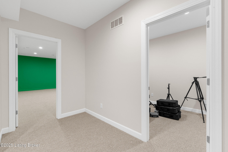 Listing Image 56
