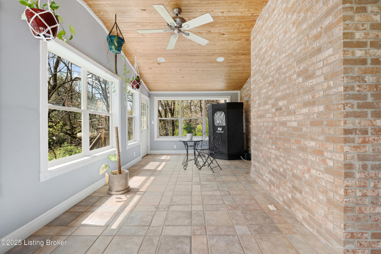 Listing Image 42