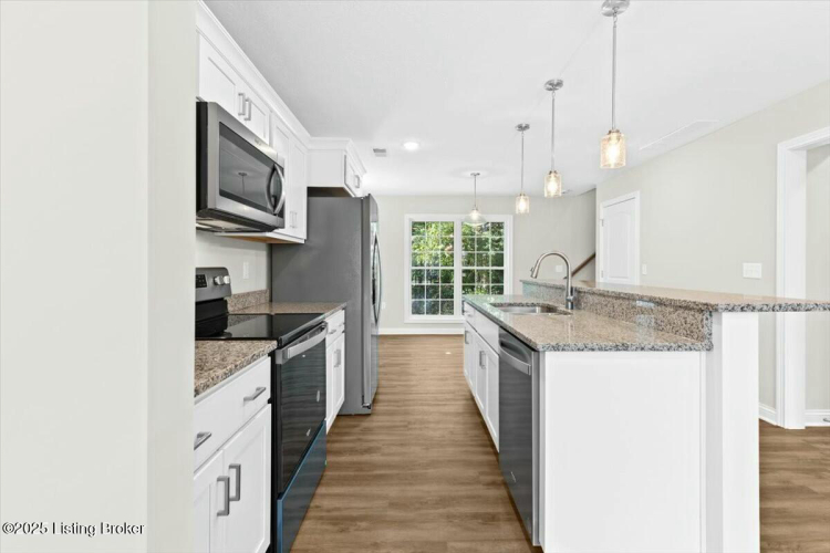 Listing Image 12