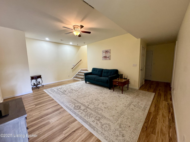 Listing Image 63