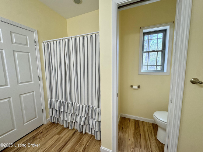 Listing Image 64
