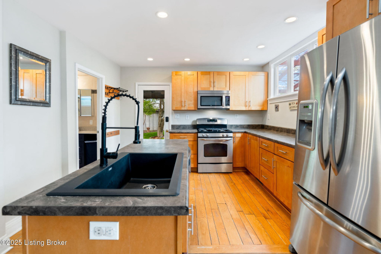 Listing Image 21