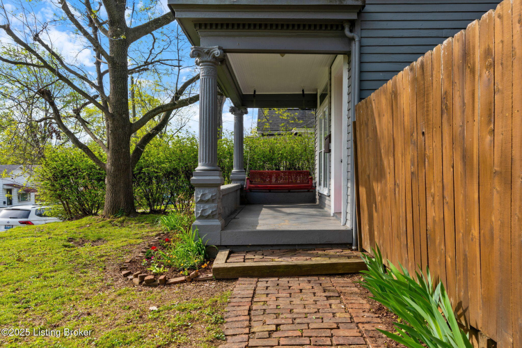 Listing Image 6